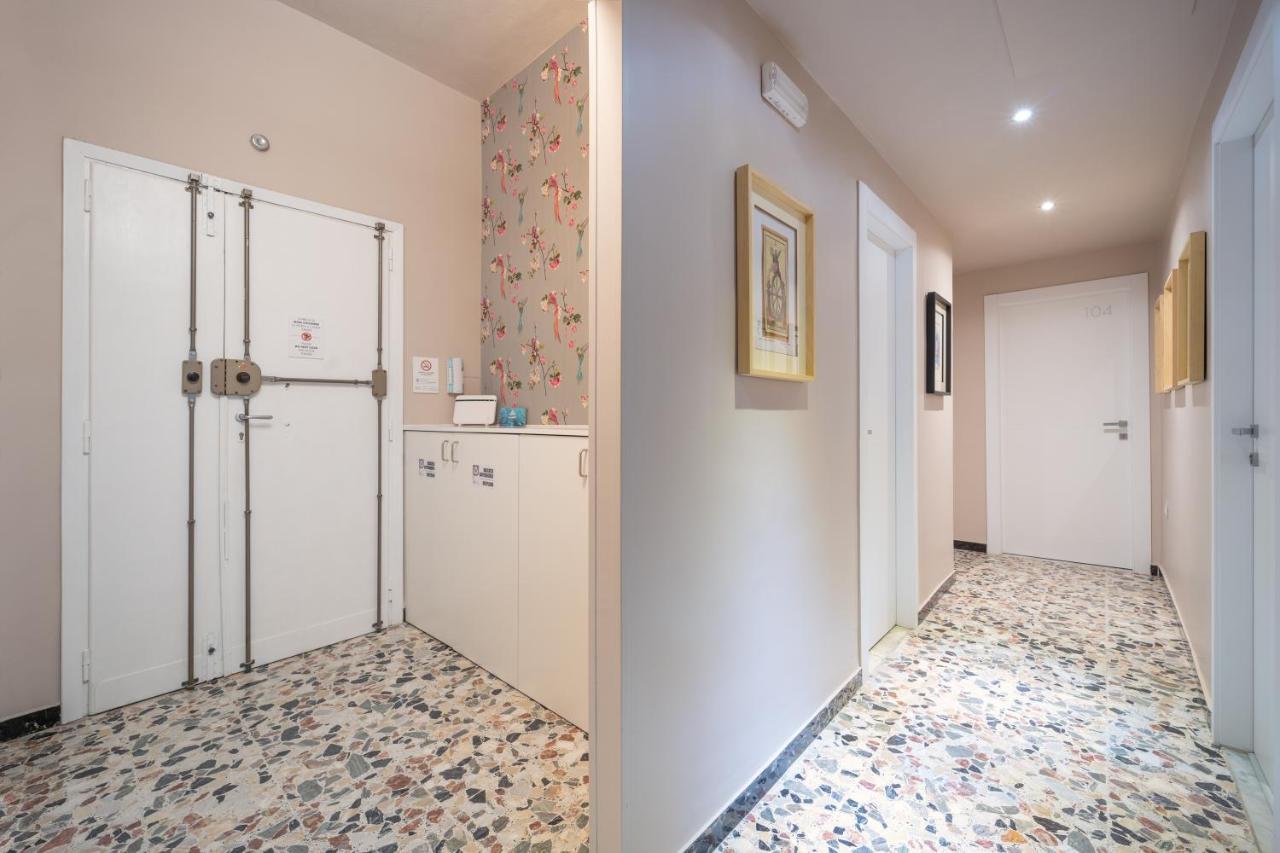 Budget Rooms Carbonazzi 17 Cagliari Exterior photo