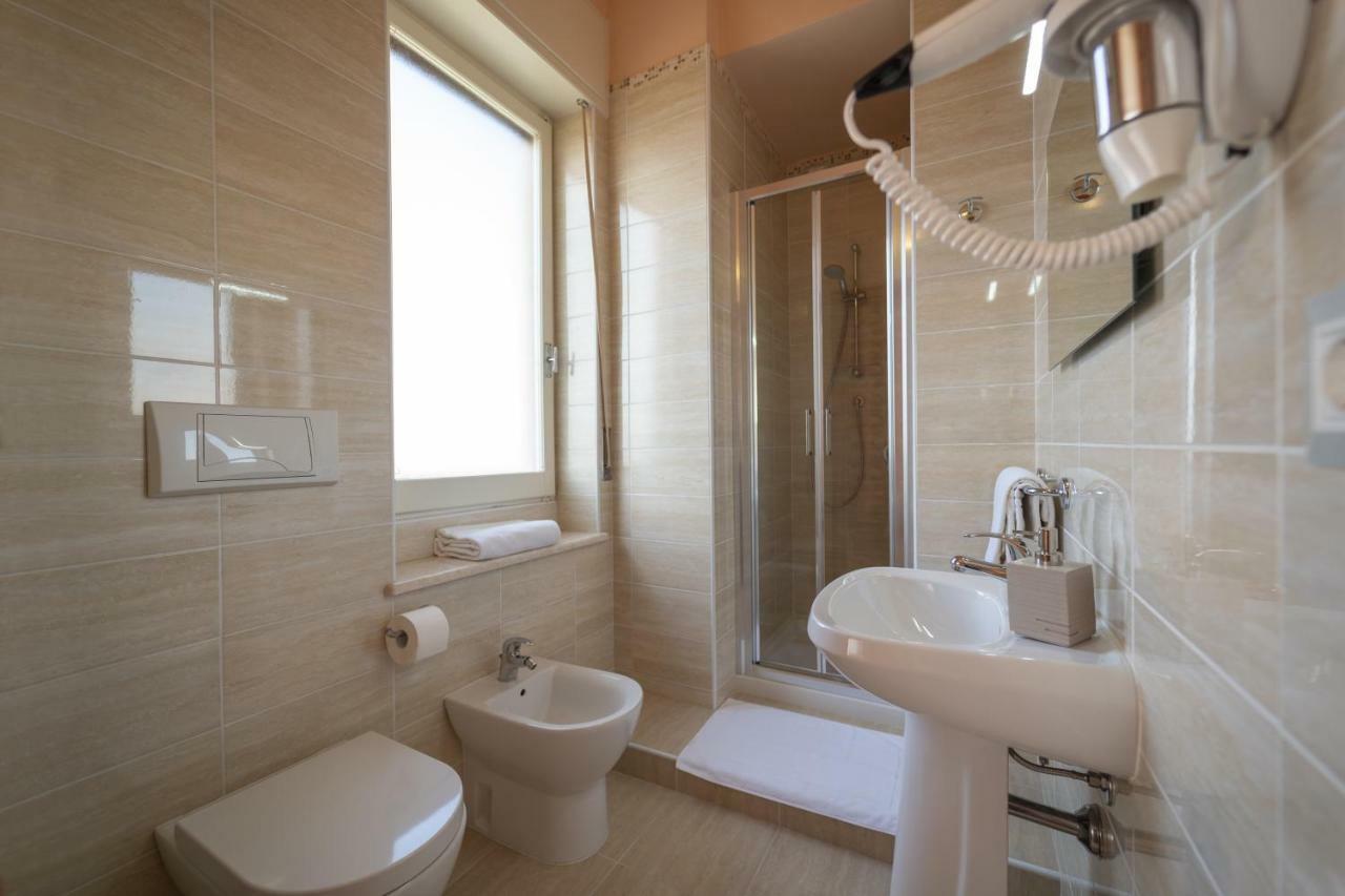 Budget Rooms Carbonazzi 17 Cagliari Exterior photo
